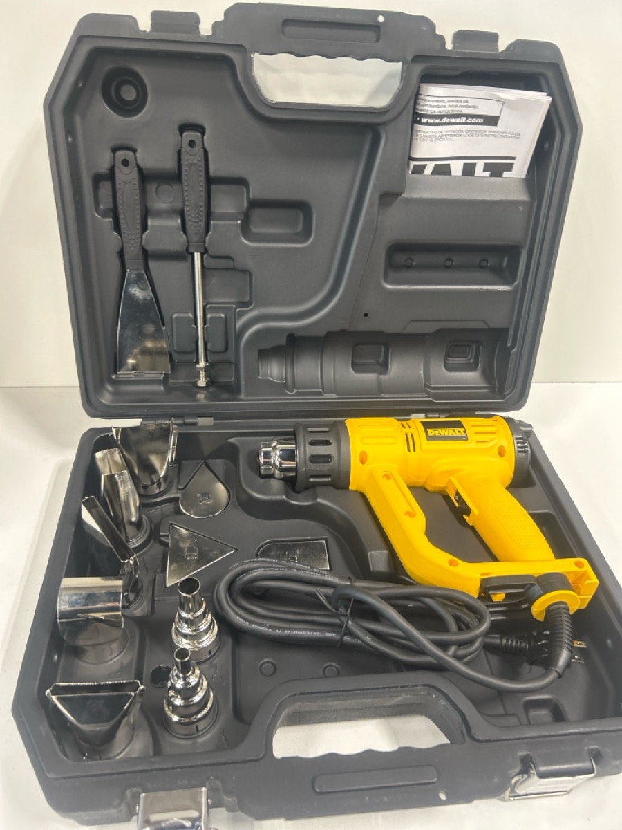 DEWALT HEAT GUN D26960, IN CASE. W/EXTRAS, GOOD CONDITION, CLEAN. Like ...