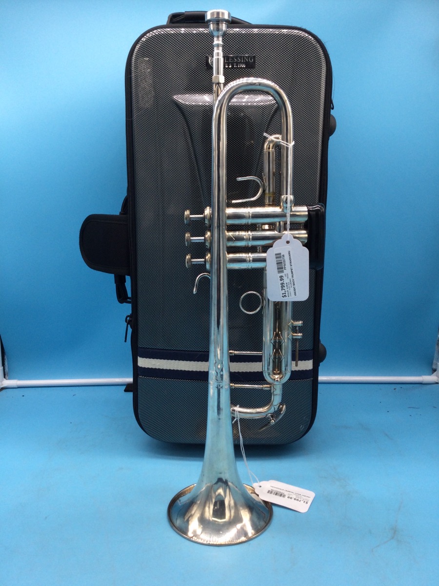 Trumpet Vincent Bach Stradivarius Model 37 with Case photo 2