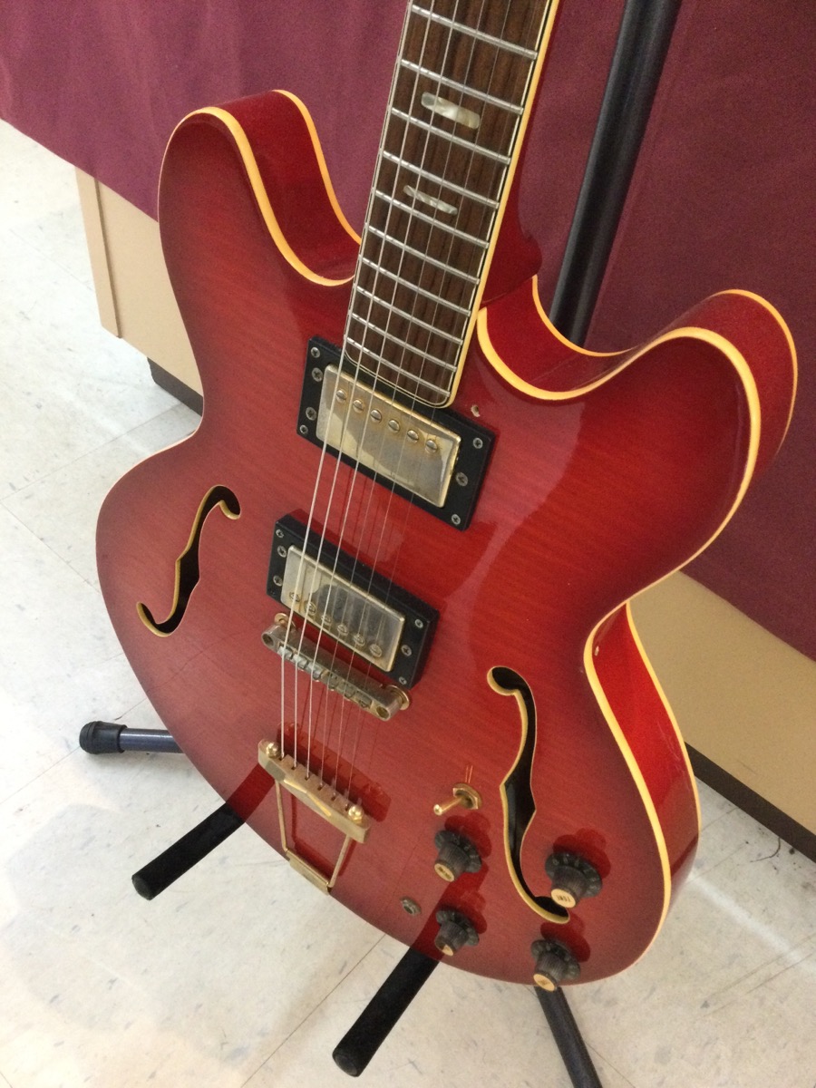 Electric Guitar Ventura Model 335 Hollow Body photo 2