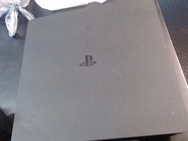 Sony PS4 - System - CUH-2215B - 1TB