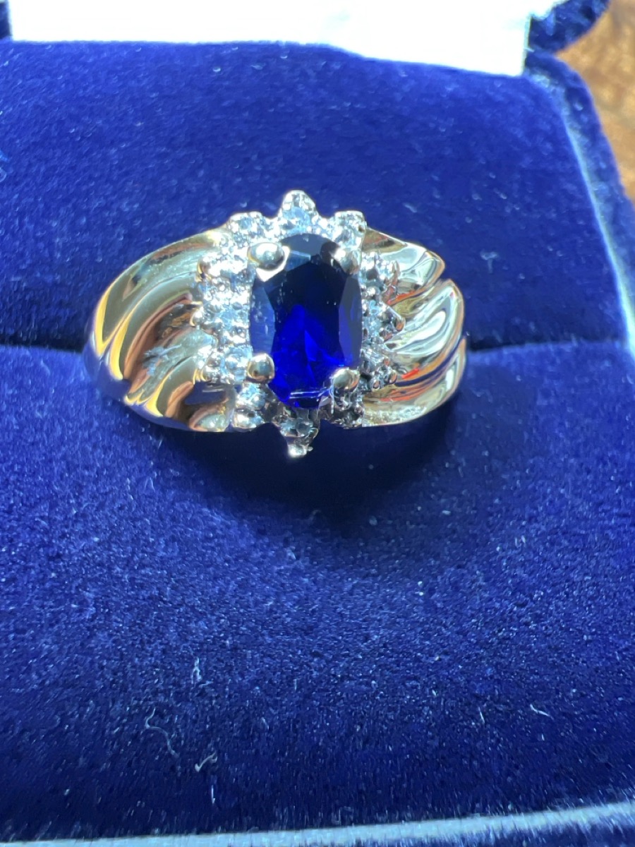 Blue Stone Lady's Stone Ring 10K Yellow Gold 1.5dwt Size 7.5