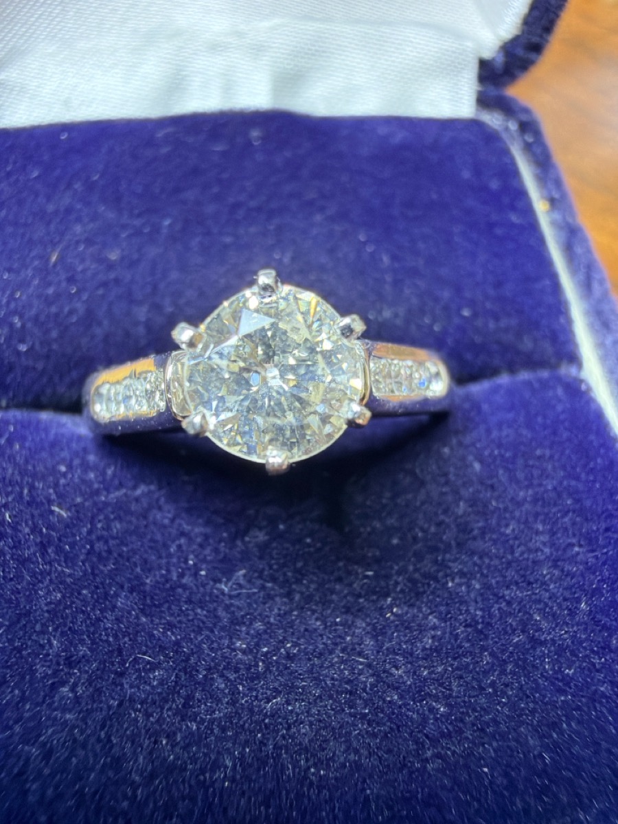 Platinum-Diamond Wedding Set 7 Diamonds 1.18 Carat T.W. 950 Plati