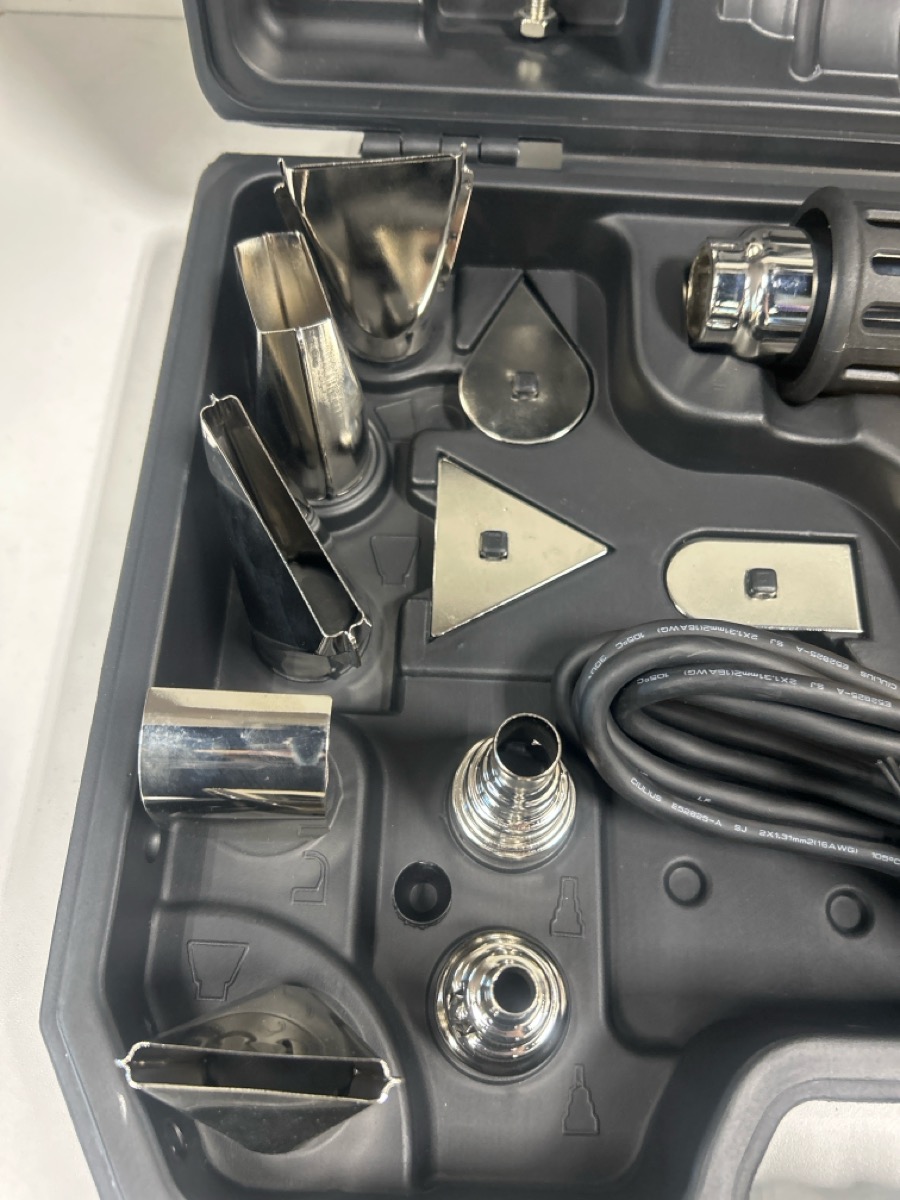 DEWALT HEAT GUN D26960, IN CASE. W/EXTRAS, GOOD CONDITION, CLEAN. Like ...