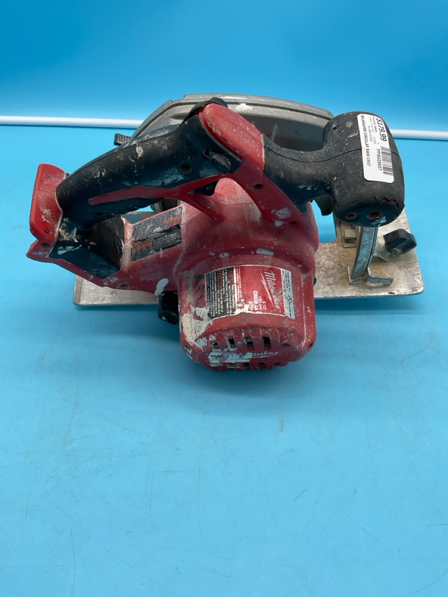 Milwaukee Circular Saw 18V with Battery & Chr Model 2630-20 photo 2