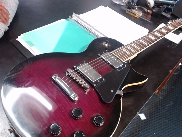 Electric Guitar Oscar Schmidt Model OE20