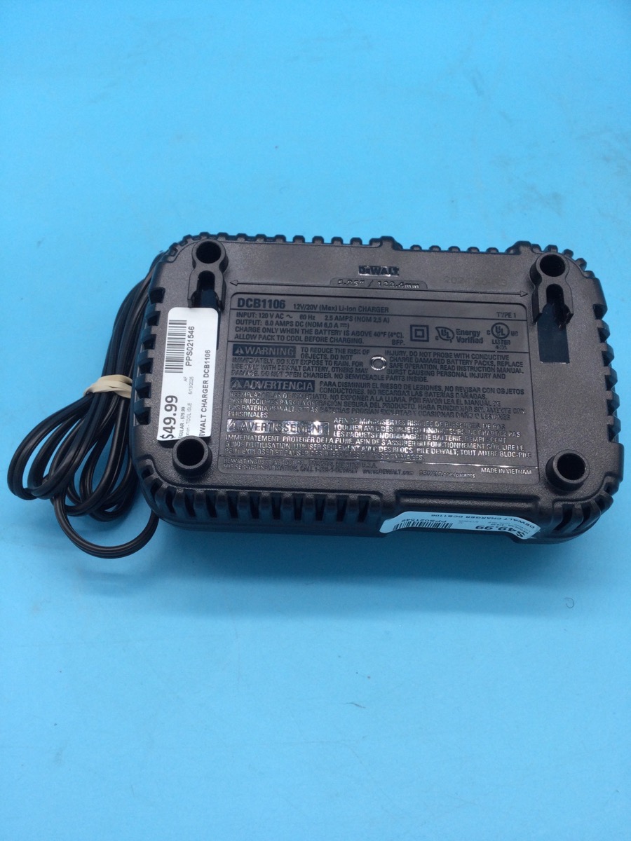 DeWalt 12V Charger Model DCB1106 photo 3