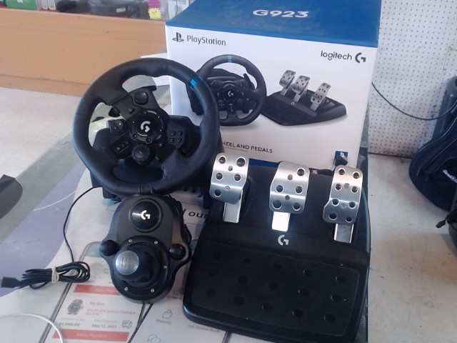 Logitech G923 Trueforce Racing Wheel with Pedals & Shifter for PlayStation