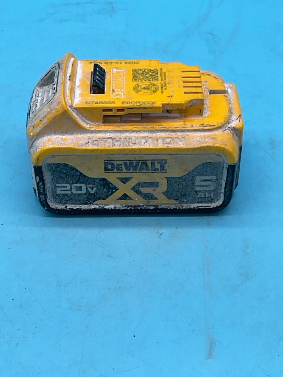 DeWalt 20V Battery DCB205 photo 2