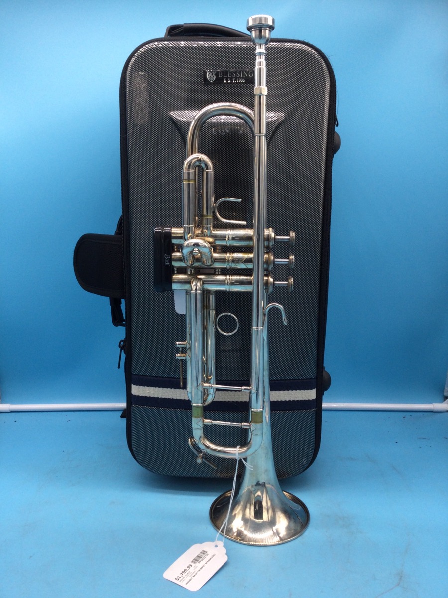 Trumpet Vincent Bach Stradivarius Model 37 with Case