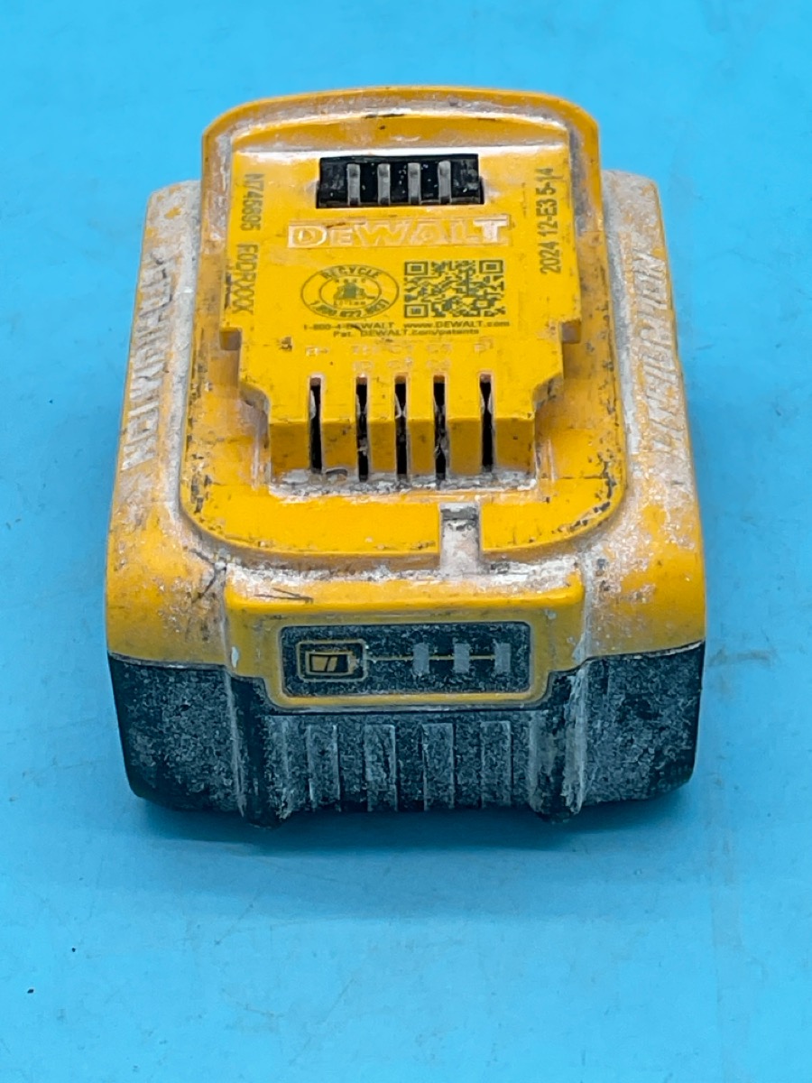 DeWalt 20V Battery DCB205 photo 3