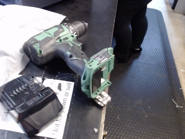 Hitachi 18V DS18DBFL2 Cordless Drill with Battery and Charger