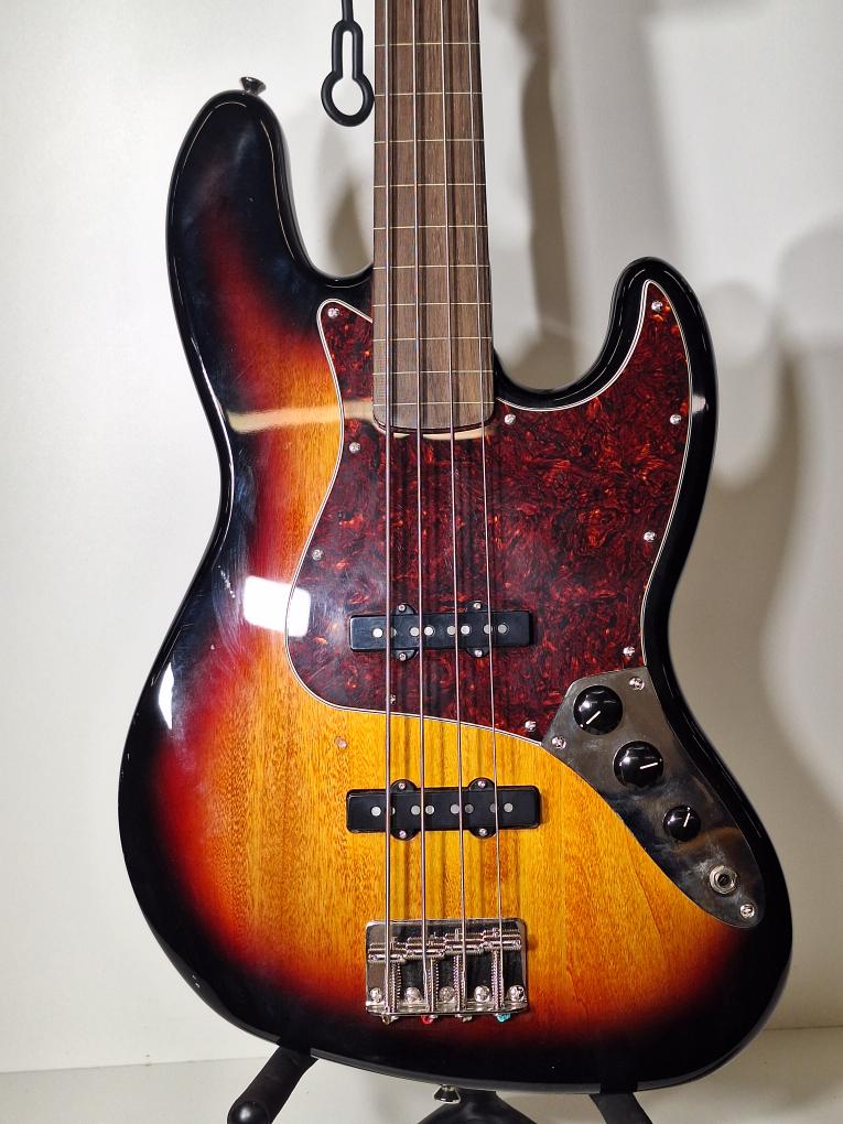Fender squier 40th jazz bass lrl gold edition ruby red metallic