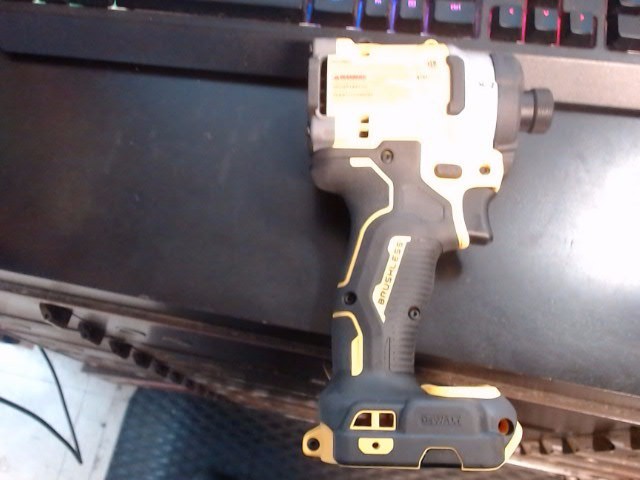 Impact Wrench 20V DeWalt Model DCF860