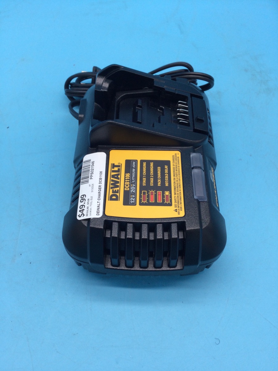 DeWalt 12V Charger Model DCB1106 photo 2