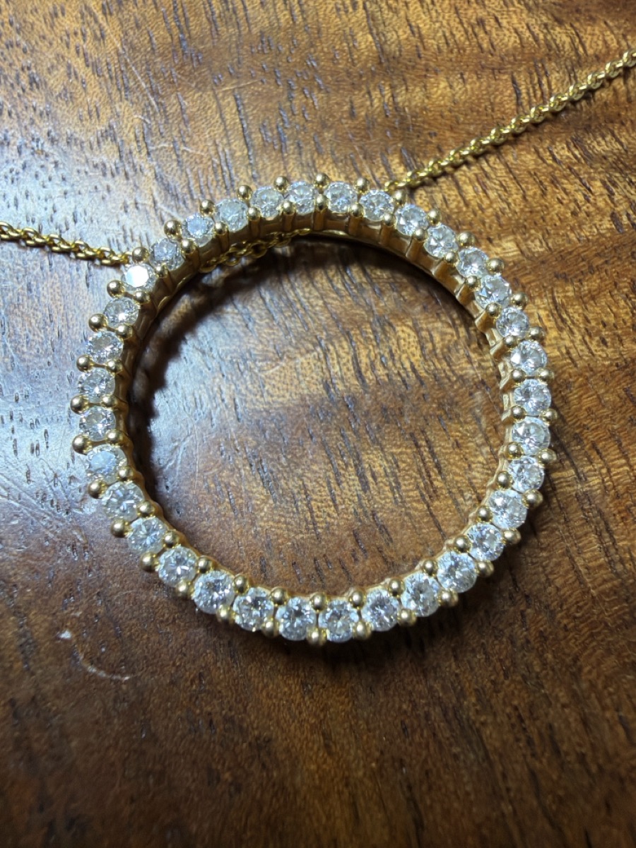 19" Necklace and Pendant with Diamonds. 14K Yellow Gold photo 2