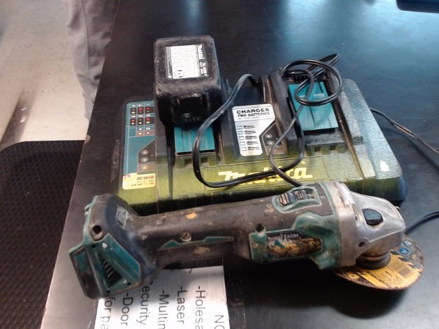 Makita Grinder Model XAG04 with 18V 3.0AH Battery & Dual Charger