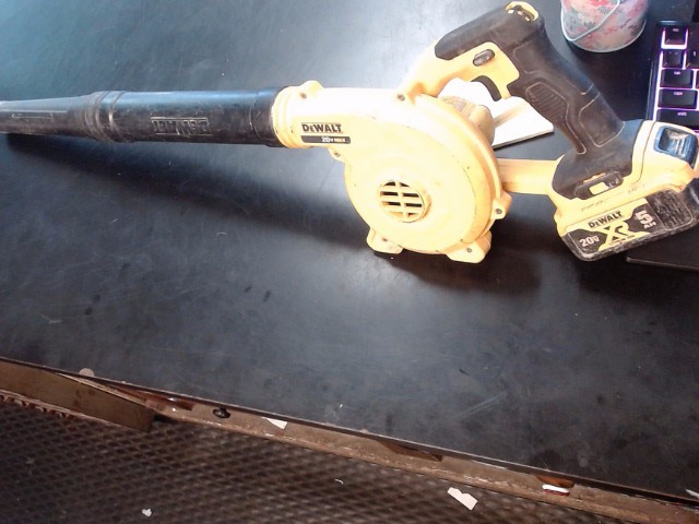 DeWalt 20V DCE100 Leaf Blower with 5Ah XR Battery