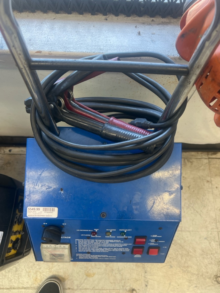 Car Battery Charger Associated Equipment Model 6009 photo 2