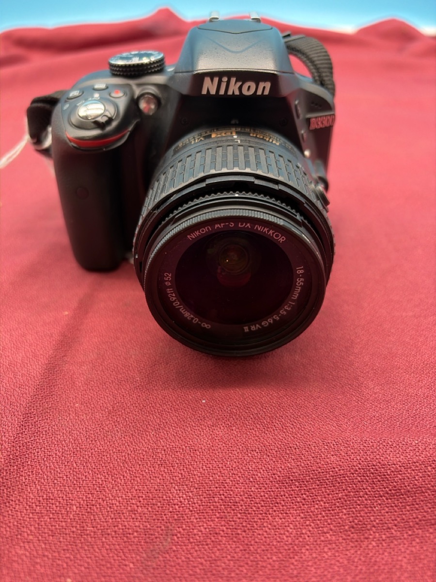 Camera Nikon Model D3300 18-55 VR Kit