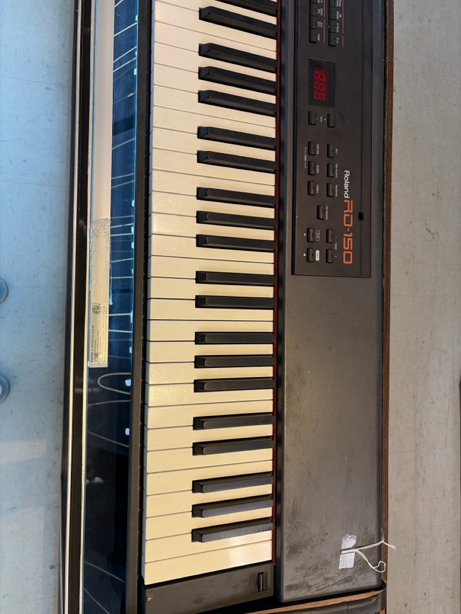 Keyboard Roland Model RD-150 photo 2