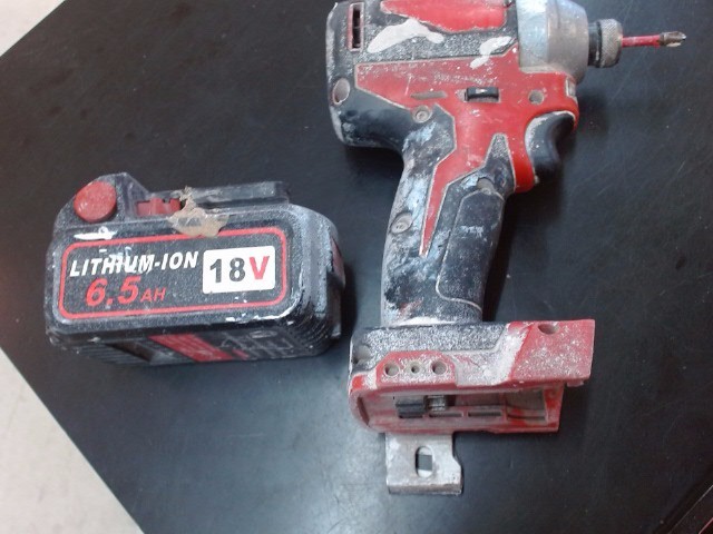 Milwaukee 18V Driver 3650-20 Impact Wrench with Battery photo 2
