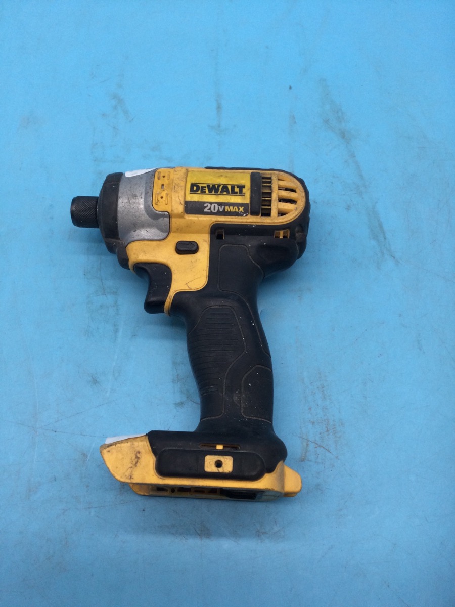 DeWalt Driver 20V Model DCF885