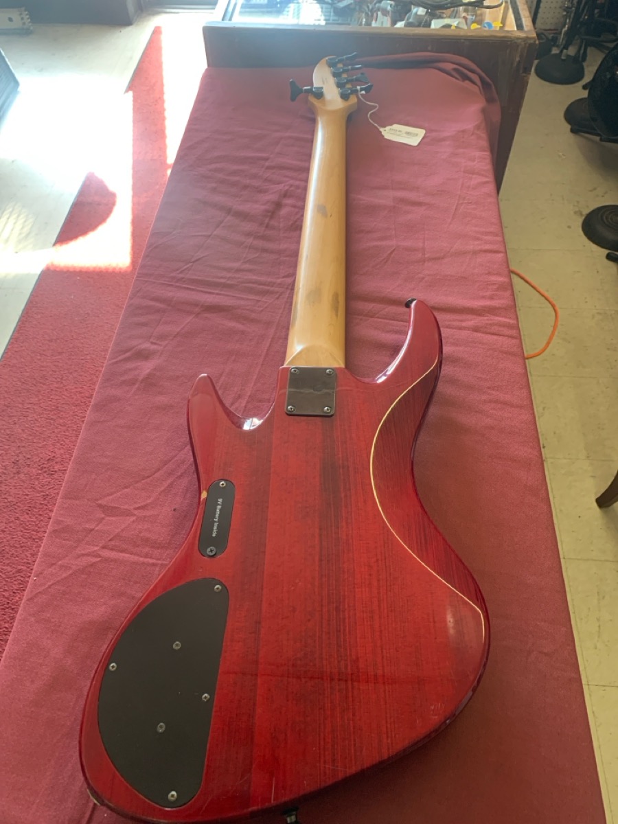 Electric Bass DE Armond Pilot V