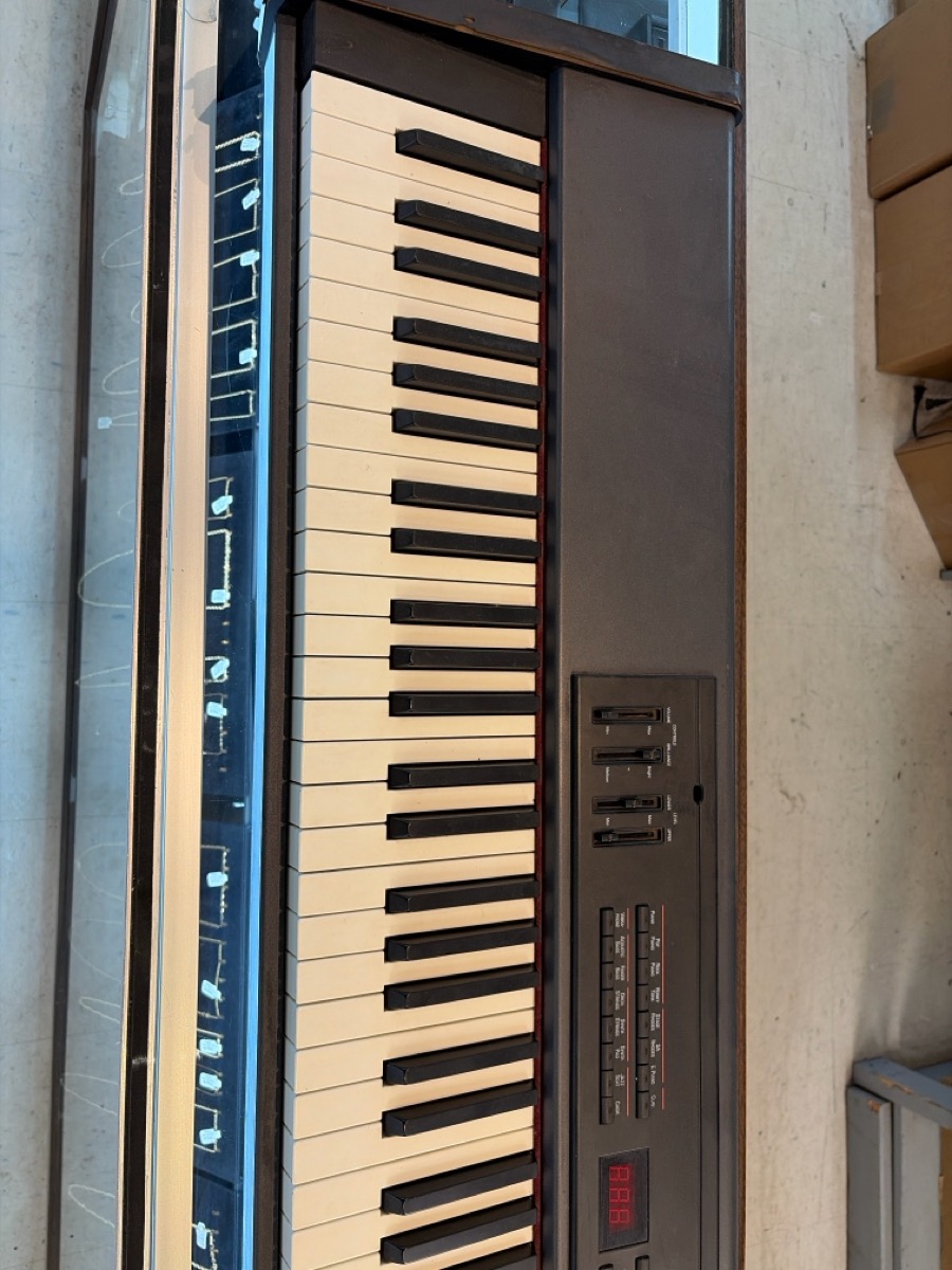 Keyboard Roland Model RD-150 photo 3