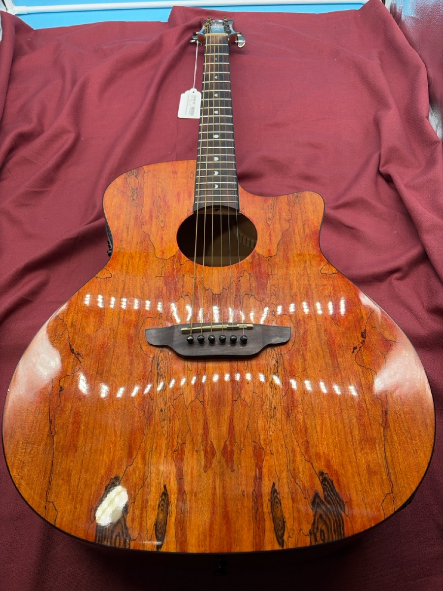 Luna Guitar Gypsy Spalt