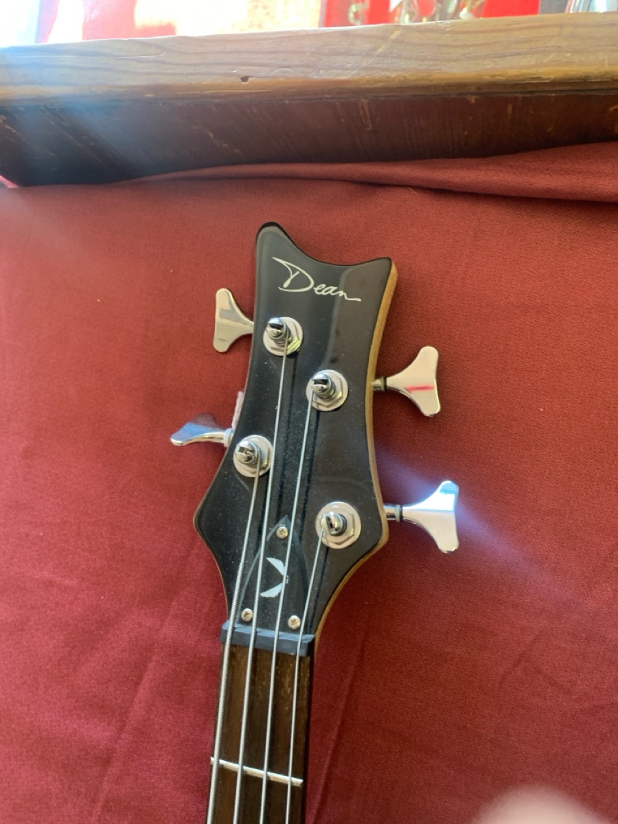 Bass Guitar Dean Edge Bass 4 String photo 3