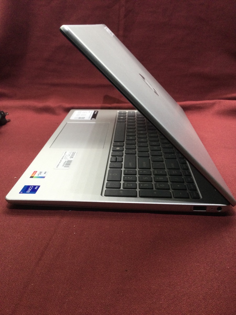 Laptop Hewlett Packard Model 15-FD0127DX photo 4