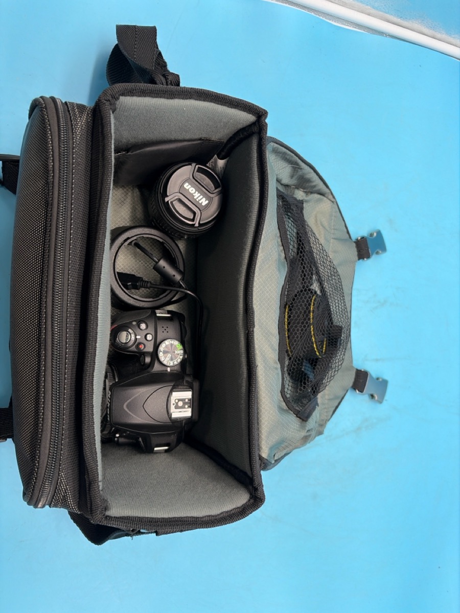 Camera Nikon D3300 with Lens & Case photo 2