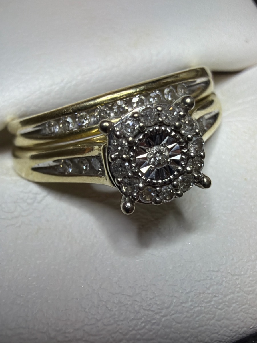 Lady's Diamond Wedding Set 13 Diamonds .13 Carat T.W. 10K Yellow