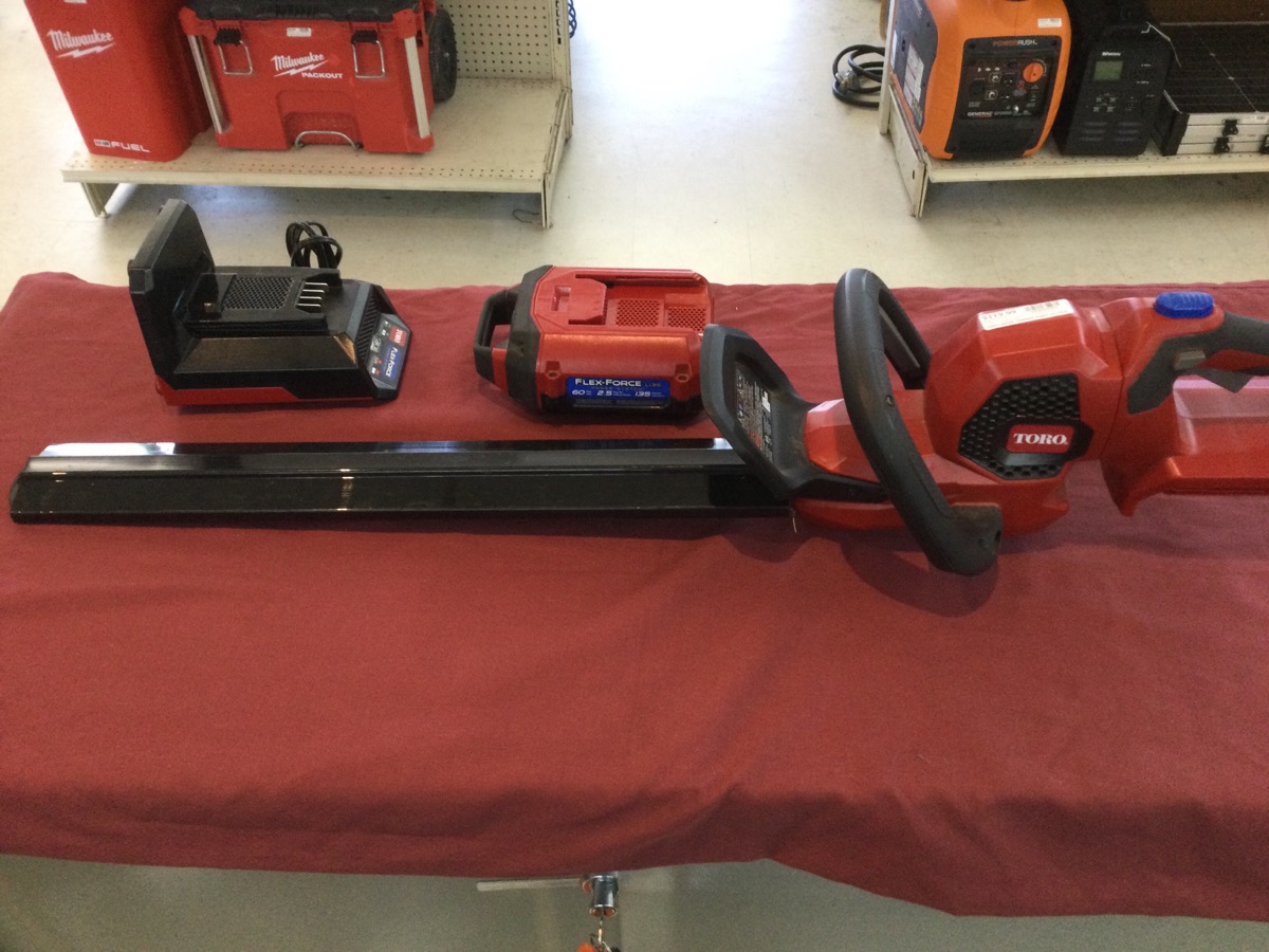 Toro Hedge Trimmer 51840 with Battery Charger Used