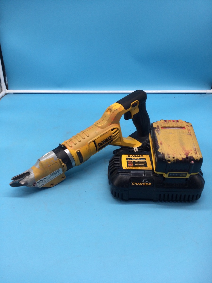 DeWalt DCS494 20V Metal Shear Cutter with 5Ah Battery & Charger